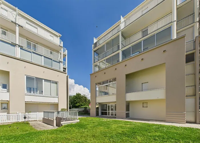 Coquet Avec Vue Sur *